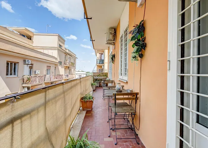 Joy House - Roma Vaticano