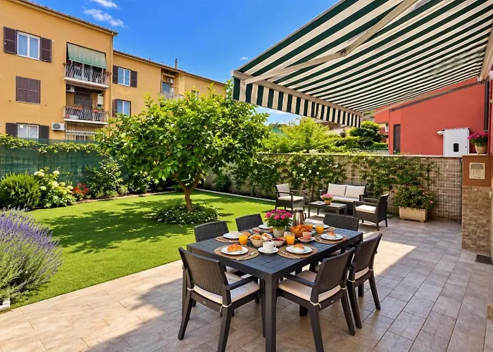Casa Paestum. Your Wonderful Garden In Roma